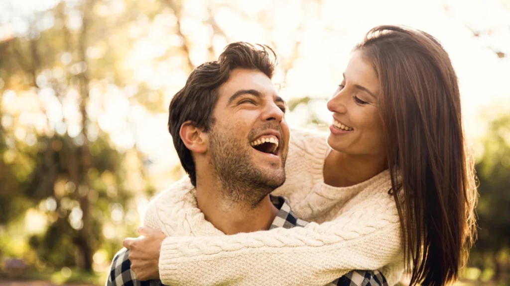 Inicio 3 caracteristicas parejas felices wide webp 1024x576 1
